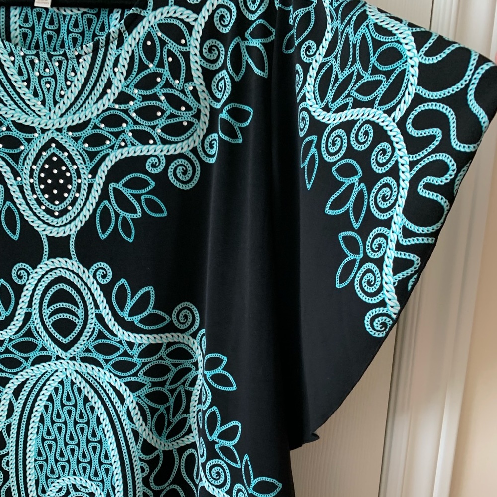 Plus size blouse - Picture 3 of 4